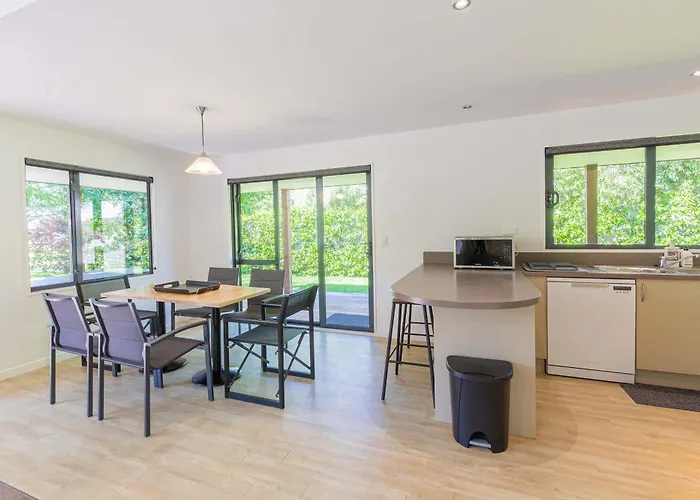 Holiday home Modern Little Oak Retreat Wanaka