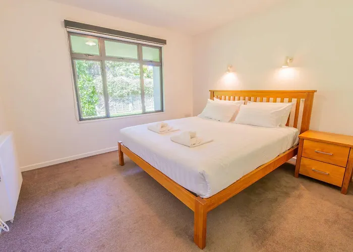 Holiday home Modern Little Oak Retreat Wanaka