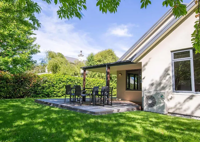 Holiday home Modern Little Oak Retreat Wanaka